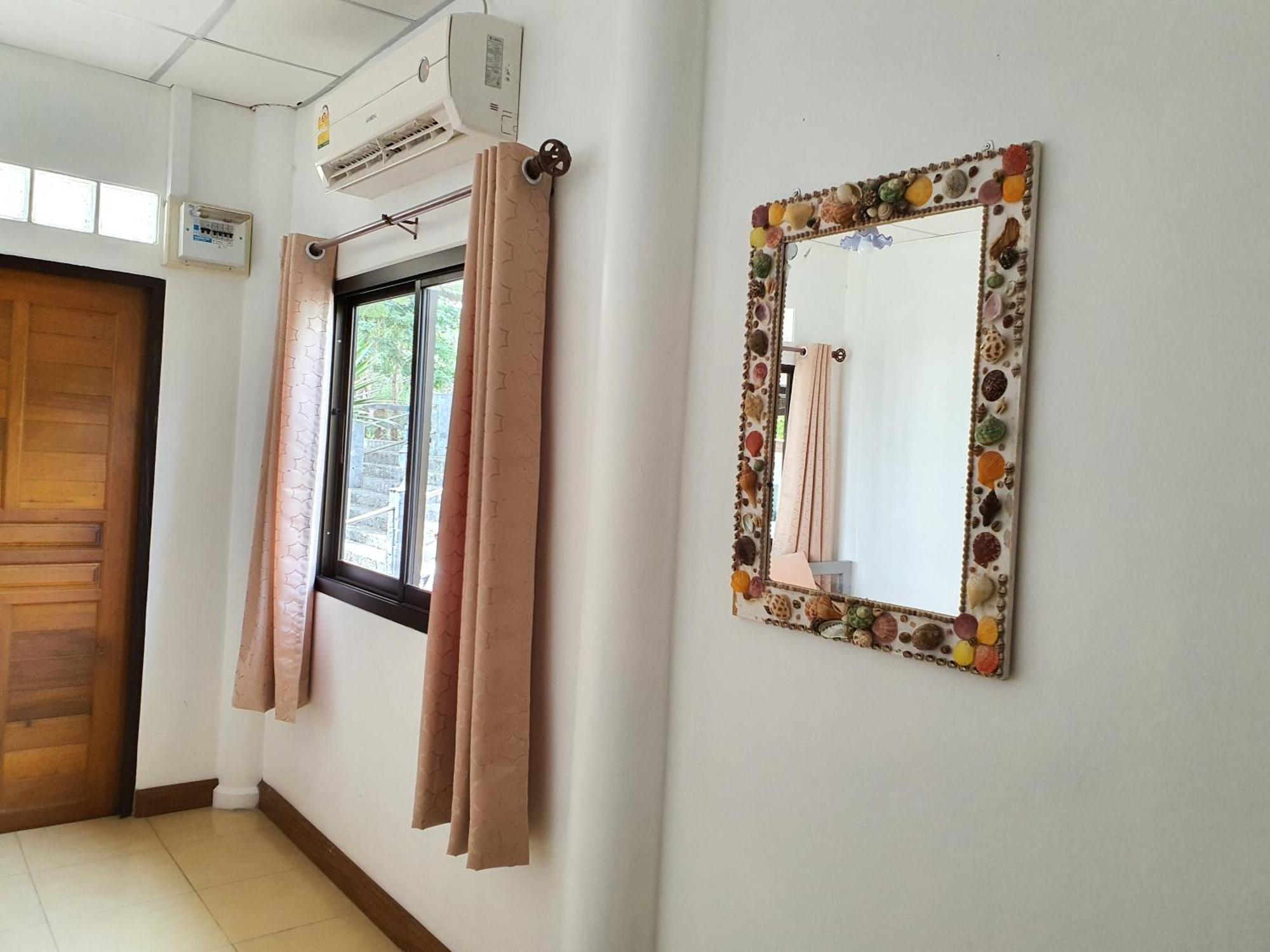 Benjaporn Bungalow Ko Si Chang Pokój zdjęcie