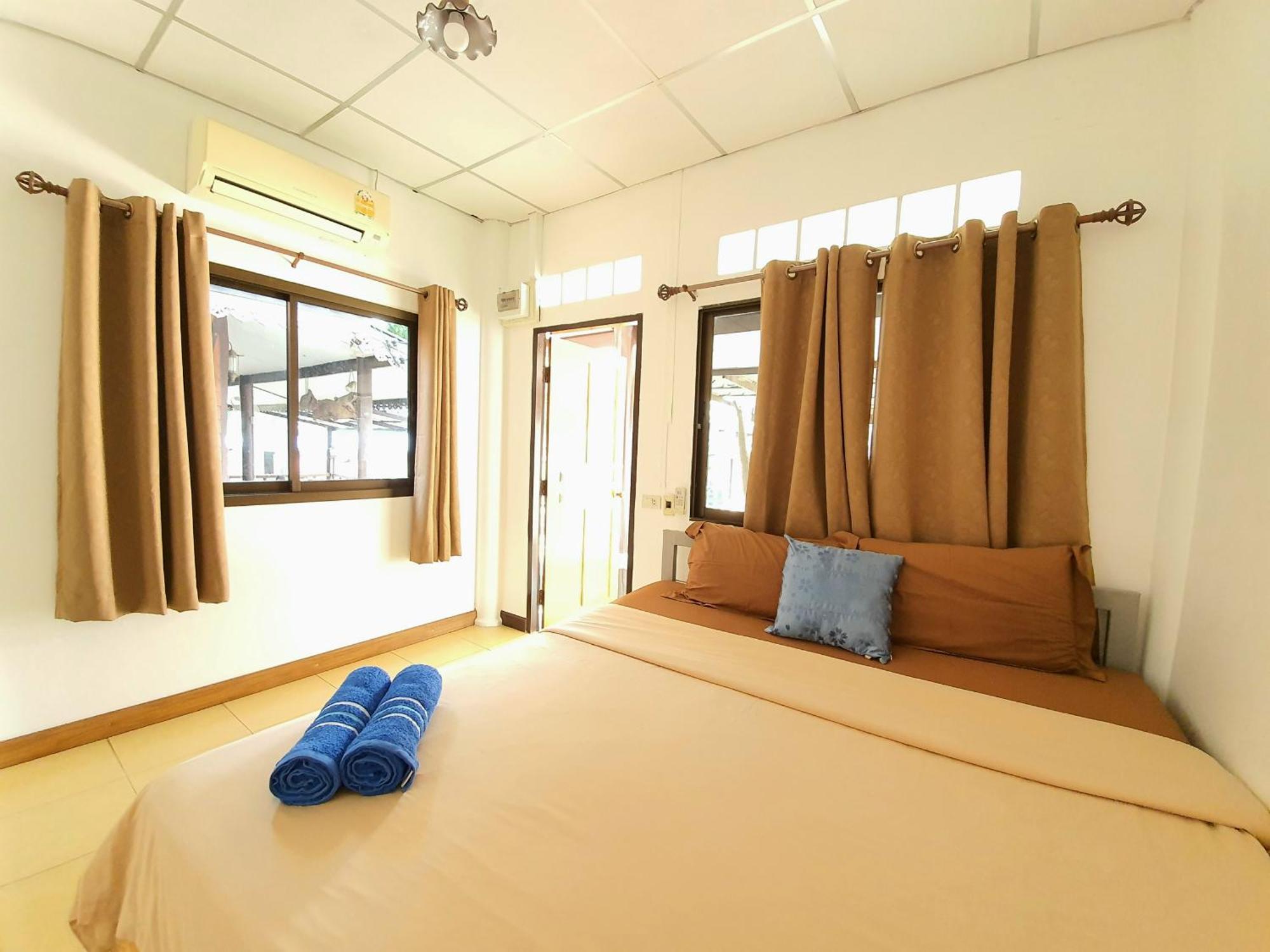 Benjaporn Bungalow Ko Si Chang Pokój zdjęcie
