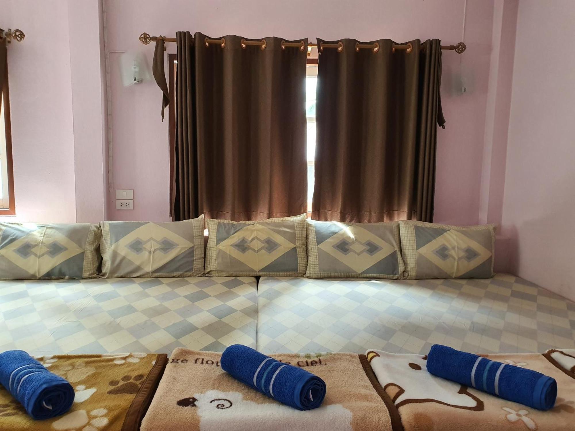 Benjaporn Bungalow Ko Si Chang Zewnętrze zdjęcie